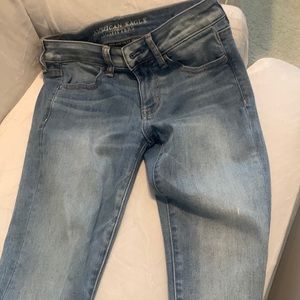 American Eagles super stretch eased denim jeans girls